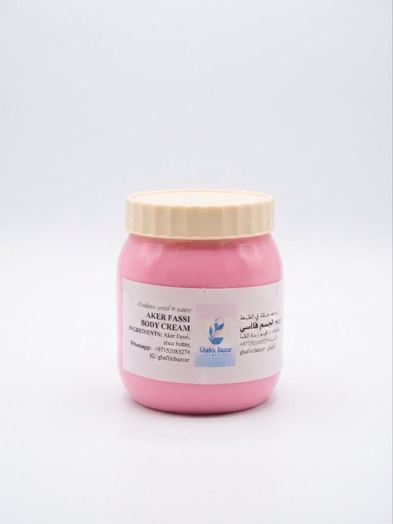 Aker Fassi body cream in a pink jar